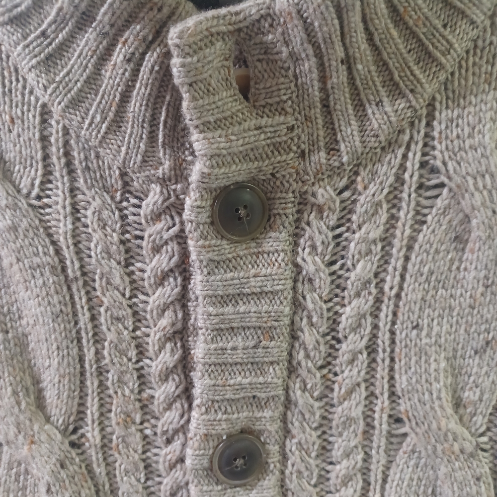 Uniqlo Unisex Cable Knit Vest - Brown - Picture 3 of 4